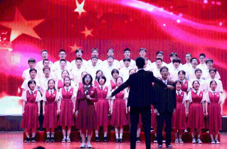朋友父亲70岁他30岁，我父母才55岁我35岁我比他年轻吗？游戏画面